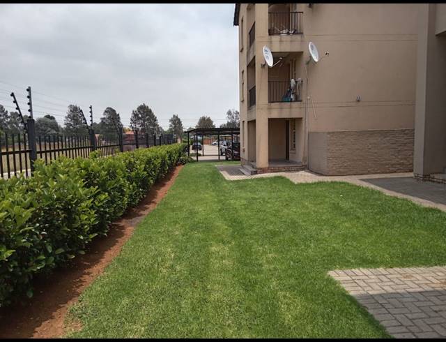 2 BEDROOM TOWNHOUSE FOR SALE IN ALBERTSDAL